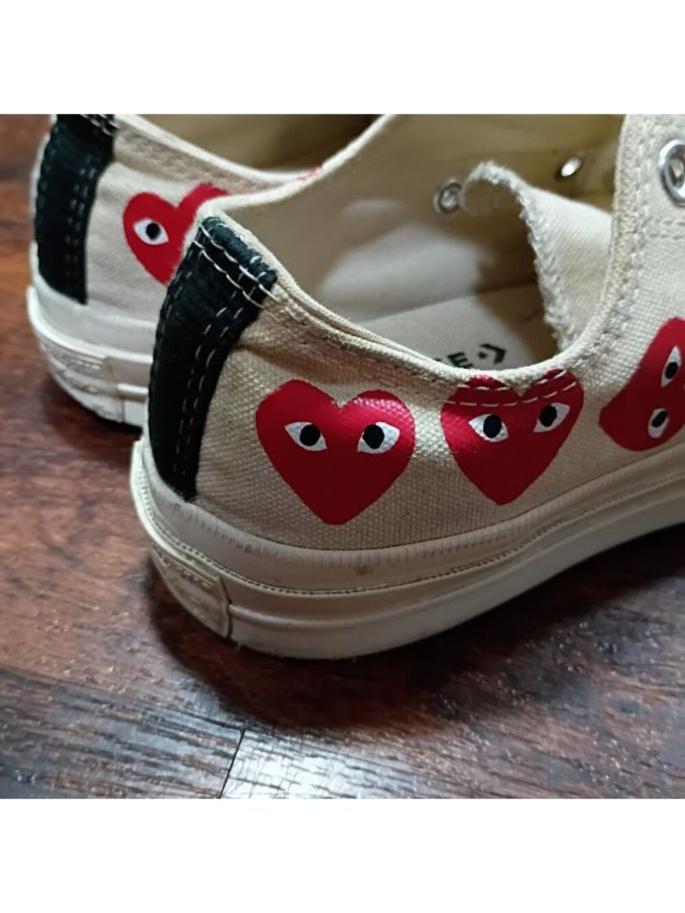 Converse Play Women 8 Mens 6 Low Chuck TaylorBeige W/ Red Hearts - Picture 13 of 15
